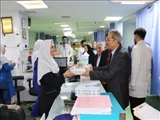 رئیس دانشکده علوم پزشکی مراغه با پرستاران بیمارستان امیرالمؤمنین (ع) دیدار و از تلاش‌های آنان تجلیل کرد
