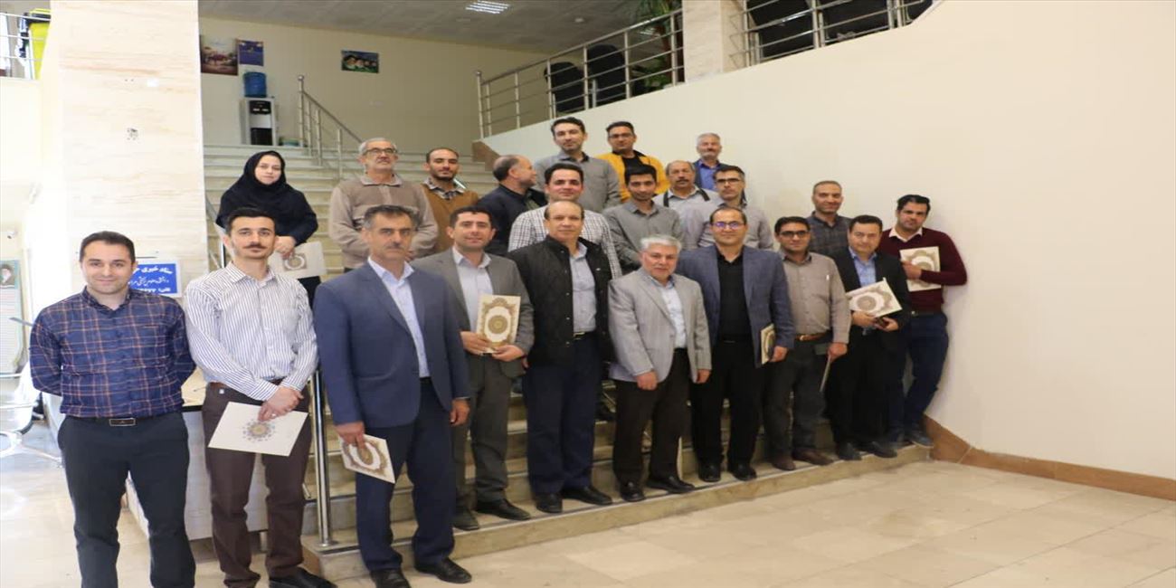 تجلیل از کارکنان اداره امور پشتیبانی دانشکده علوم پزشکی مراغه در پایان سال