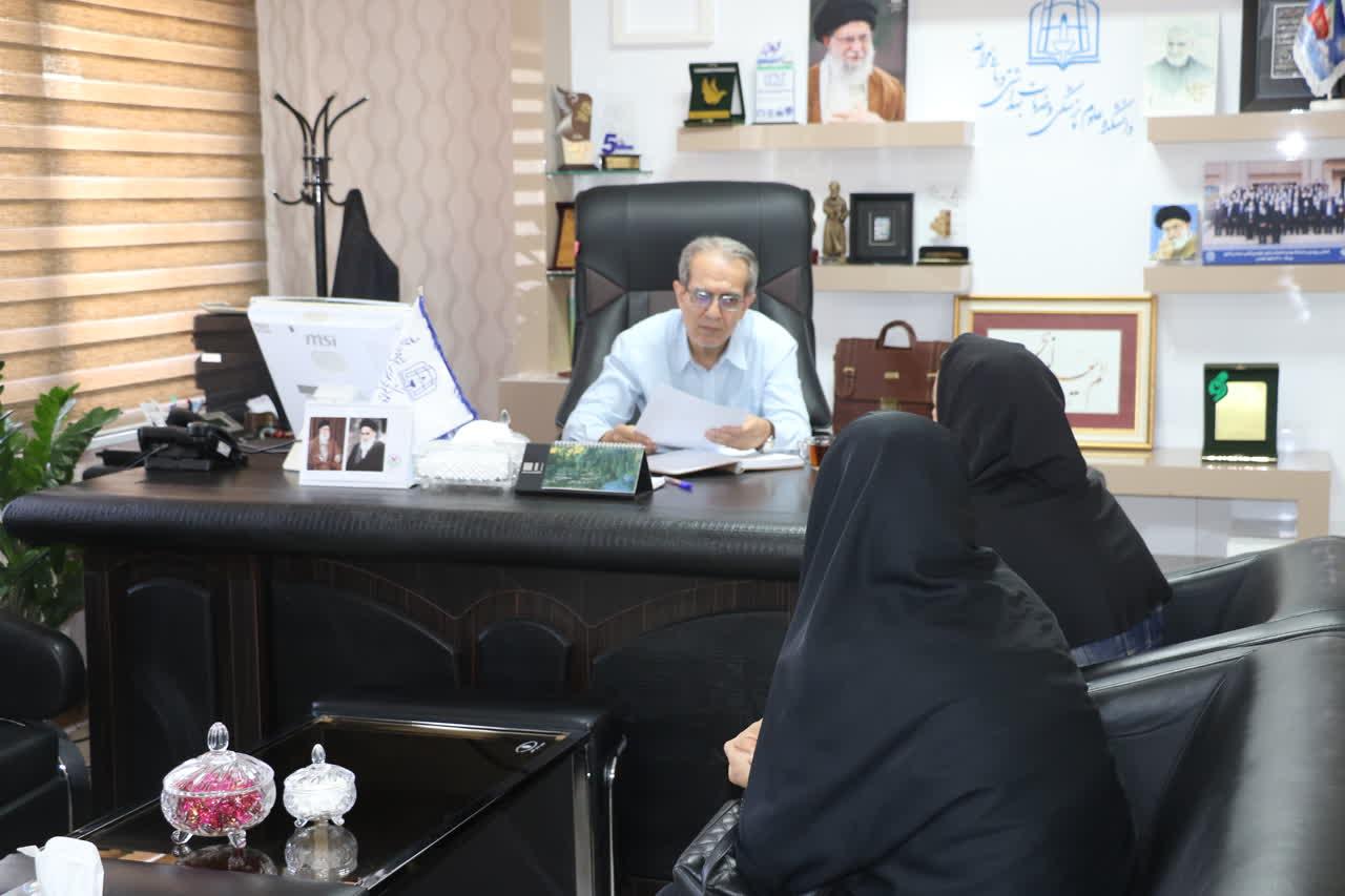 دکتر مجتهدی: انبارهای نگهداری مواد غذایی  و آشامیدنی زیر چتر نظارتی مدیریت غذا و دارو قرار دارند