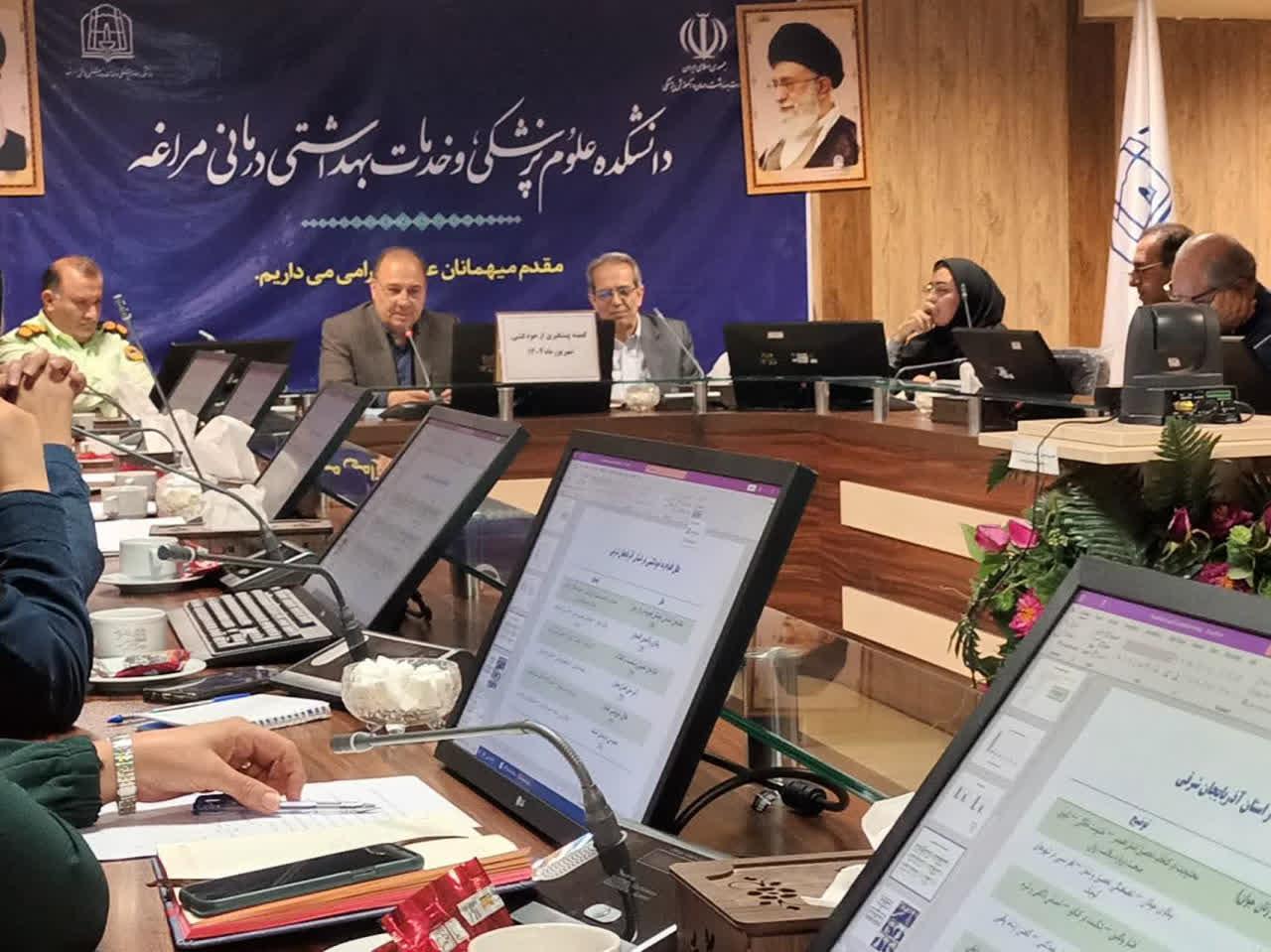 بازدید سرپرست مدیریت غذا و دارو و رئیس اداره نظارت بر مواد خوراکی و آشامیدنی از واحد تولید ظروف شیشه ای مخصوص بسته بندی مواد غذایی