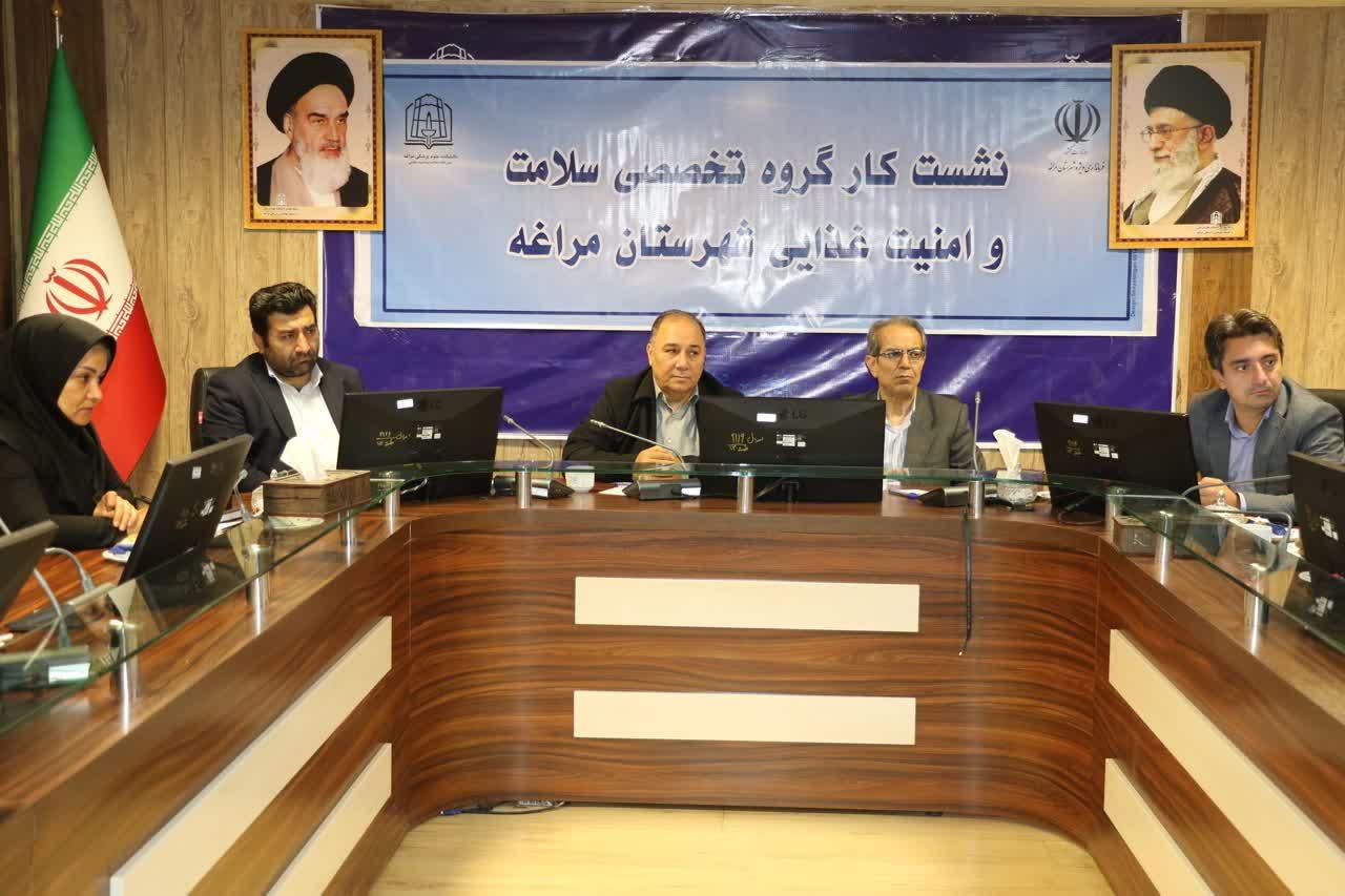  مسابقات فوتسال یادواره شهدای مدافع سلامت در حال برگزاری است 