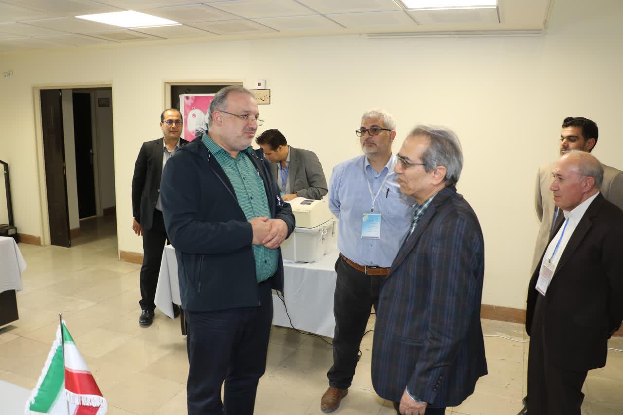 احکام حقوق سال ۱۴۰۳ کارکنان دانشکده صادر شد 